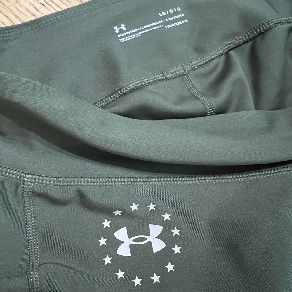 Under Armour Green Compression Leggings. Size large. FREEDOM